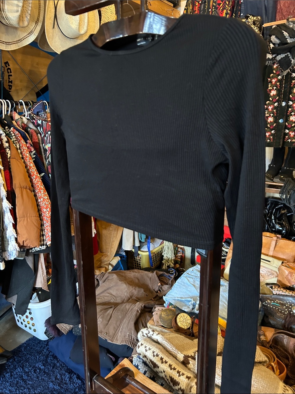 ASOS Black Ribbed Long-Sleeve Crop Top - Picture 4 of 7